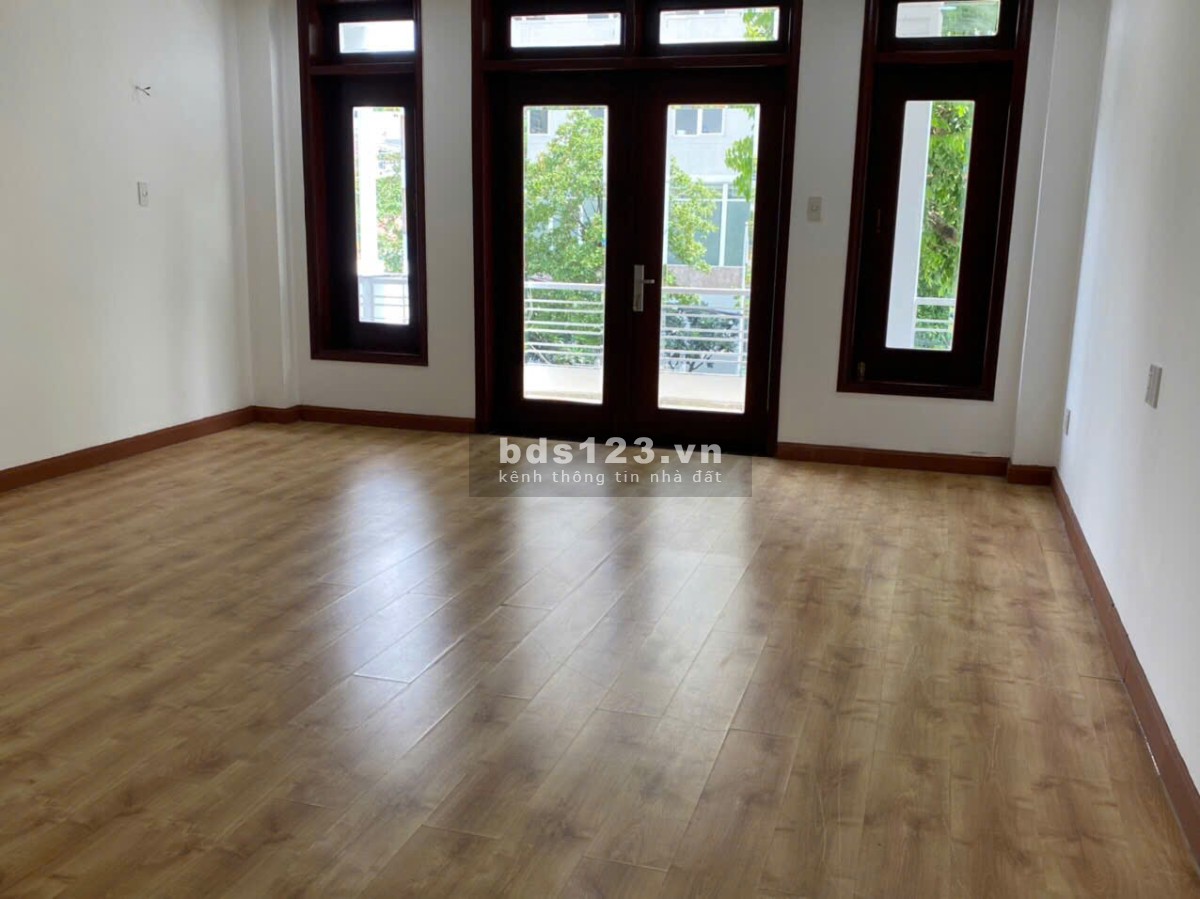 Cho thuê nhà MT đường 24m khu Trung Sơn. DT 5x20m, 5 lầu sân thượng, có 9PN lớn giá 58tr/tháng