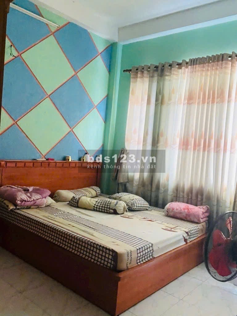 Nhà 3 tầng - 51m2 - 4 x 13 - Đường 6M - Ngay 4 xã - Hơn 5 tỷ xíu