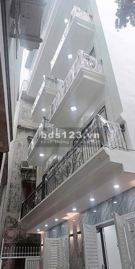 Bán nhà ở Đông Thiên giá 5,9 tỉ quan tâm lh 0976689102 e Dũng