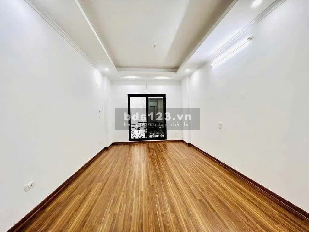 Bán nhà ở Đông Thiên giá 5,9 tỉ quan tâm lh 0976689102 e Dũng