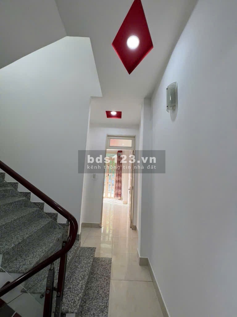 Nhà 3 tầng BTCT ngay nhà thờ Bình Thuận - Giáp Tân Phú - 53m2 - Đường 8M