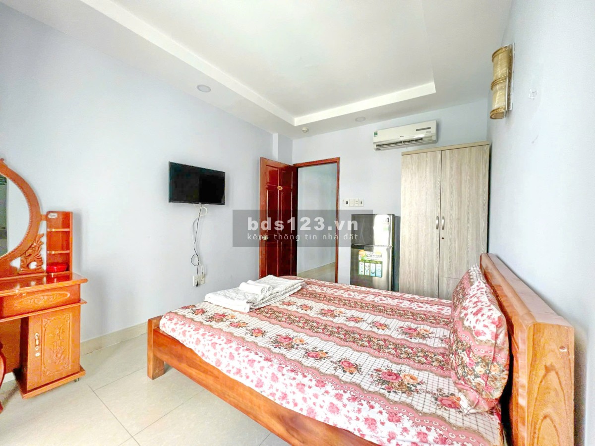 Bán gấp khách sạn 5x20 Bùi Văn Ba Q7, doanh thu ổn định hơn 100tr/tháng