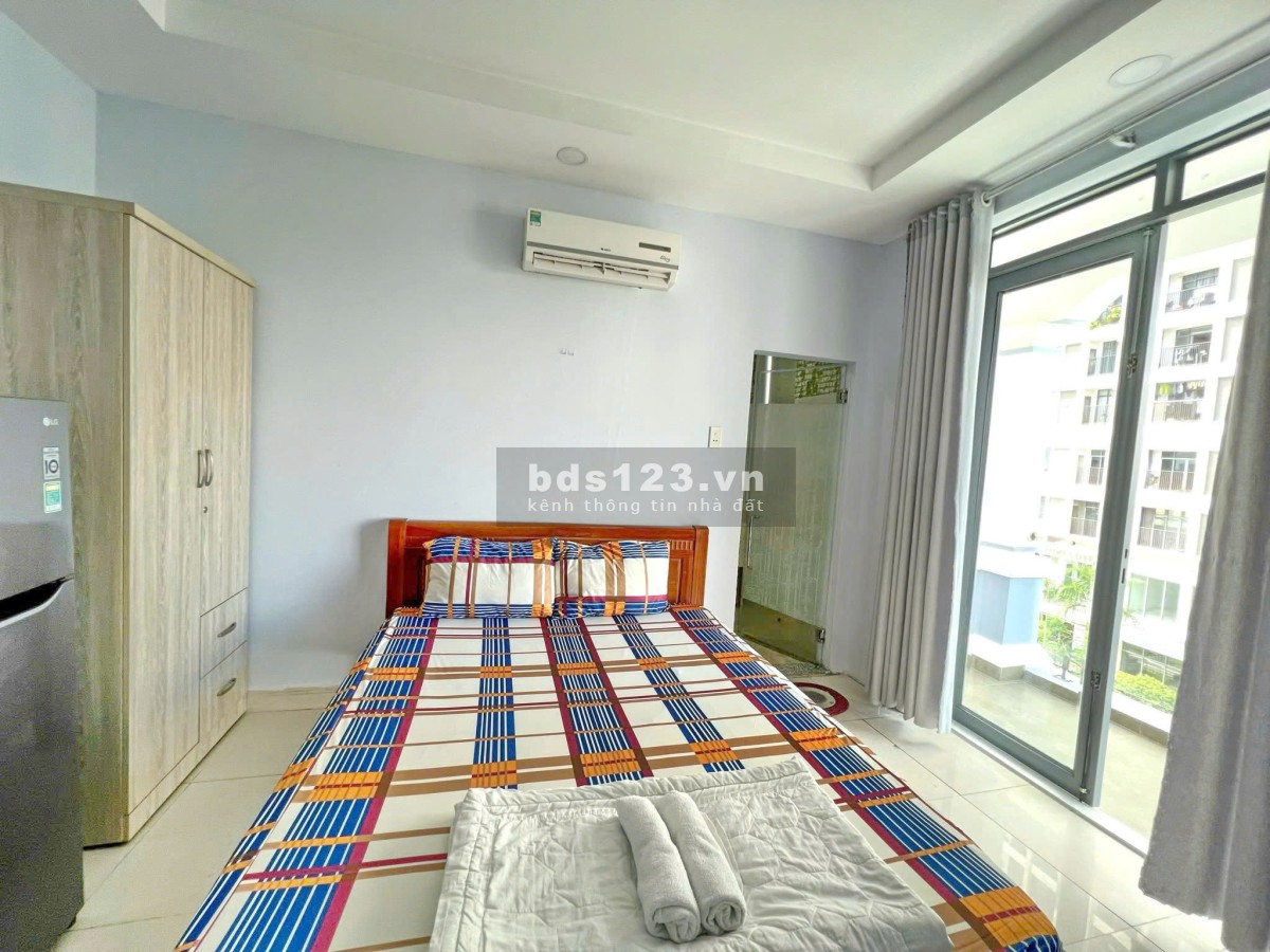 Bán gấp khách sạn 5x20 Bùi Văn Ba Q7, doanh thu ổn định hơn 100tr/tháng