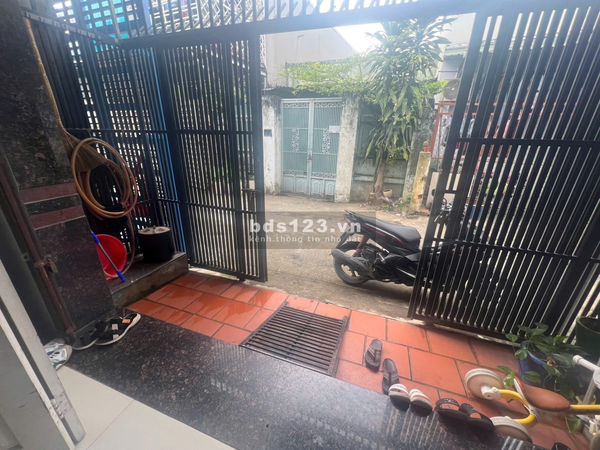 Nhà 1 trệt 2 lầu nằm hẻm đường 160, TNP A, Quận 9 5,2 tỷ