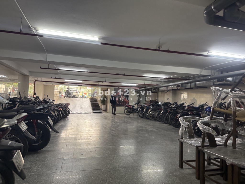 Building mặt phố Hoàng Cầu dt 234m2 11 tầng mt 9,5m 15x tỷ Lh 0945336319 Pucha Nguyễn