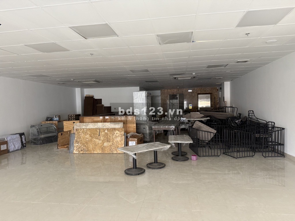 Building mặt phố Hoàng Cầu dt 234m2 11 tầng mt 9,5m 15x tỷ Lh 0945336319 Pucha Nguyễn