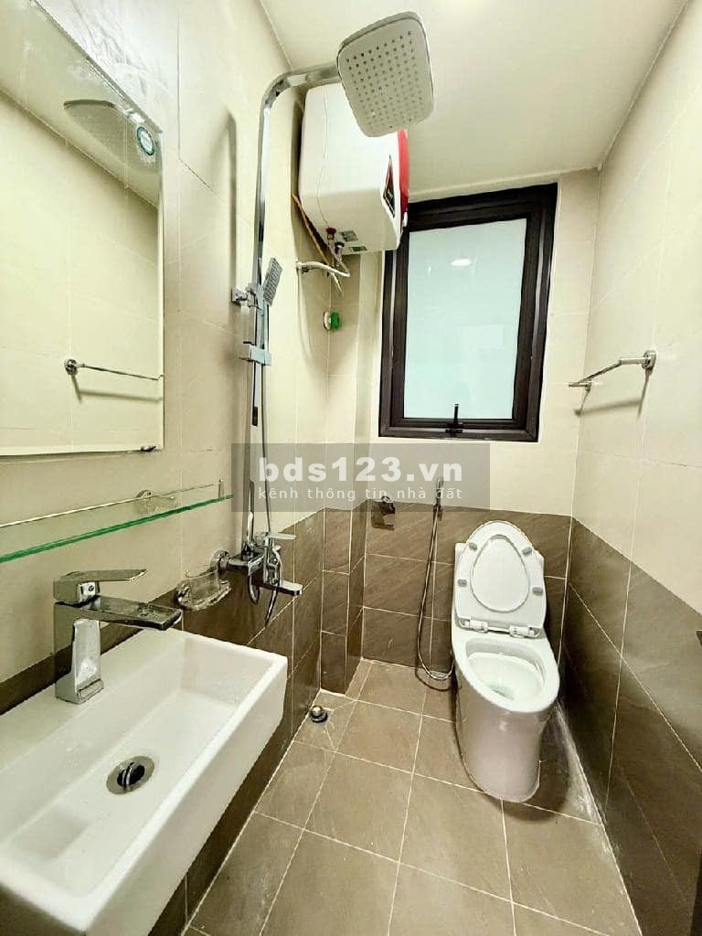Nhà mặt phố ô tô tránh phố Hoàng Tăng Bí - Bắc Từ Liêm