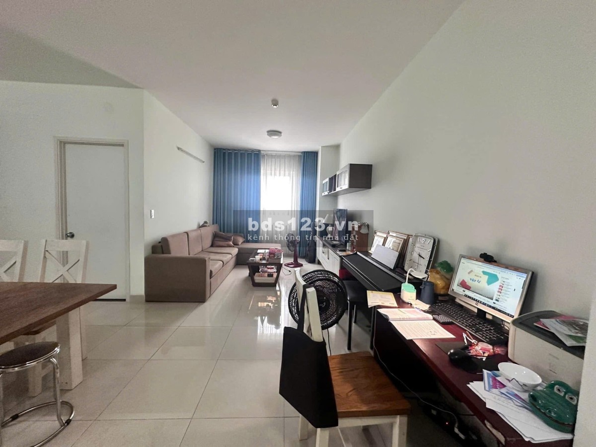 Chung cư Oriental Plaza, Âu Cơ, Tân Phú: 13tr/th, 91m2, 2pn 2wc có nội thất.