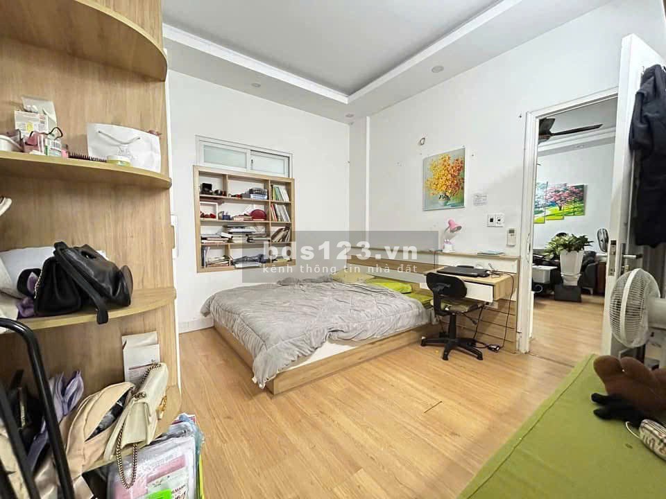 Chung cư Bàu Cát II, đường Hồng Lạc, P10, Tân Bình, 85m2, 12tr/tháng.