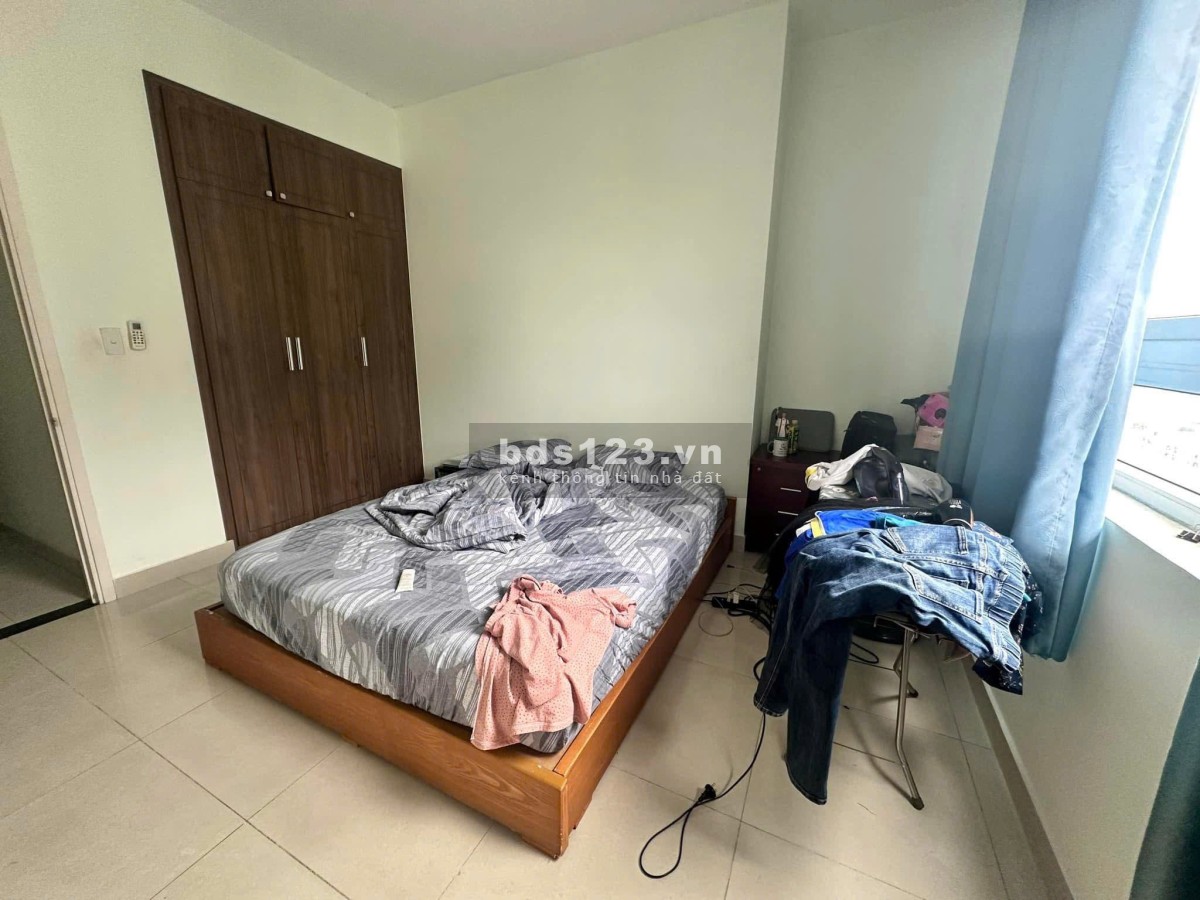 Chung cư Oriental Plaza, Âu Cơ, Tân Phú: 13tr/th, 91m2, 2pn 2wc có nội thất.