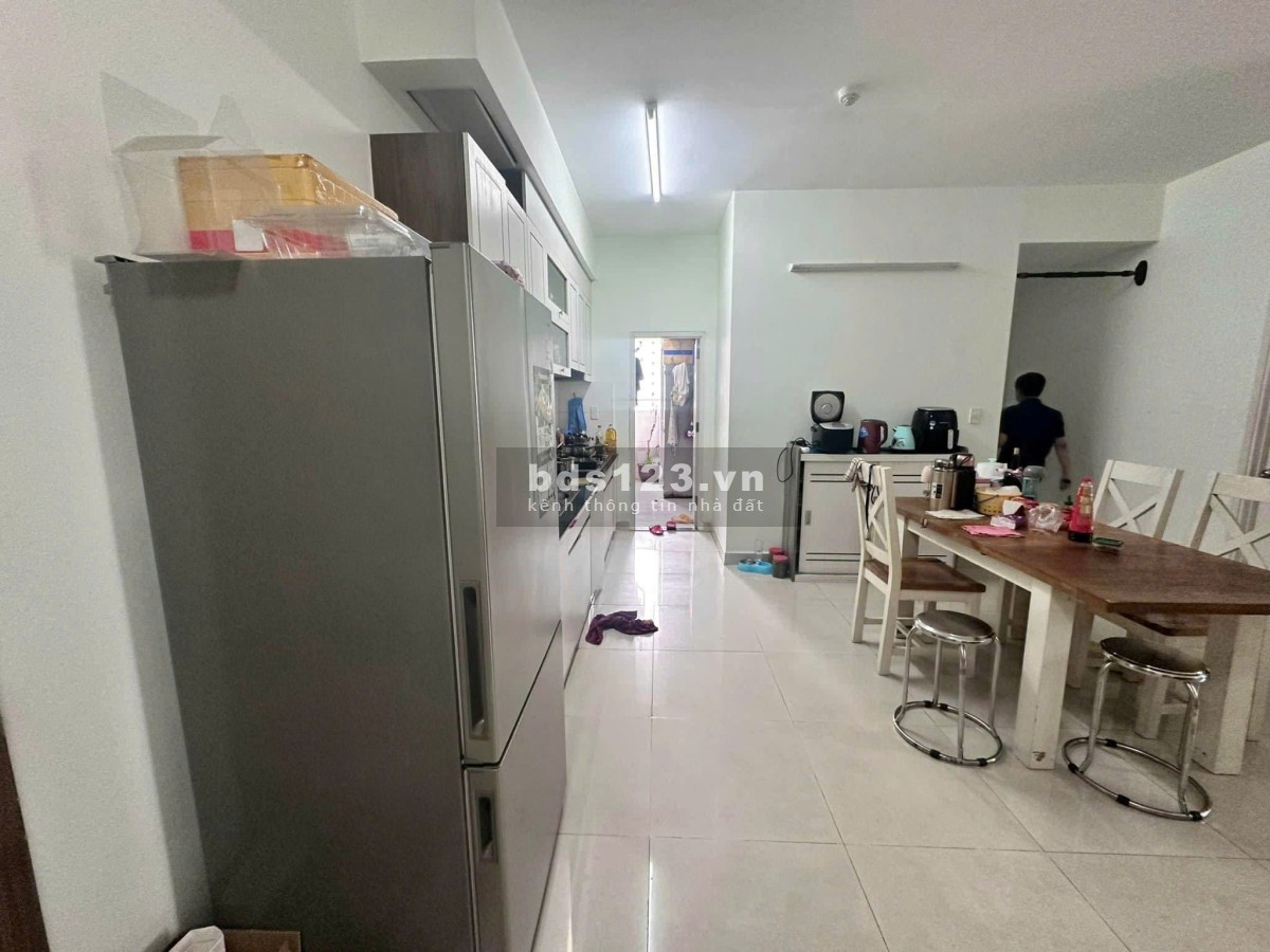 Chung cư Oriental Plaza, Âu Cơ, Tân Phú: 13tr/th, 91m2, 2pn 2wc có nội thất.