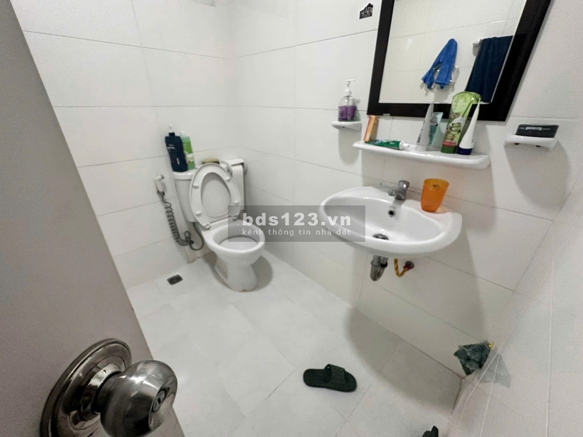 Chung cư Oriental Plaza, Âu Cơ, Tân Phú: 13tr/th, 91m2, 2pn 2wc có nội thất.