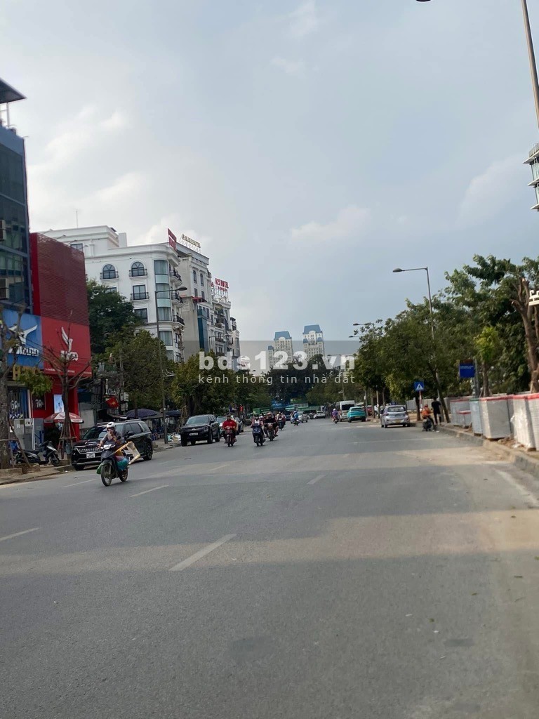 Mặt phố Miếu Đầm view khách sạn dt 231m2 mt 9 mét giá 1xx tỷ lh 0945336319