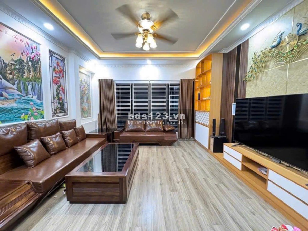 12 tỷ 56 m2 phân lô vỉa hè La Khê, nhà đẹp 5 tầng ở luôn
