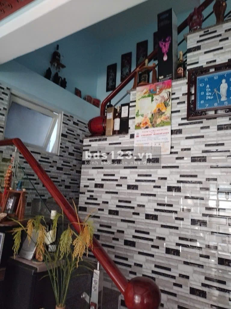 Nhà nhỏ xinh, còn mới, vào ở được ngay - hẻm xe tải, giáp Q5 - giá chỉ 3.8 tỷ nhỉnh xíu thôi ạ