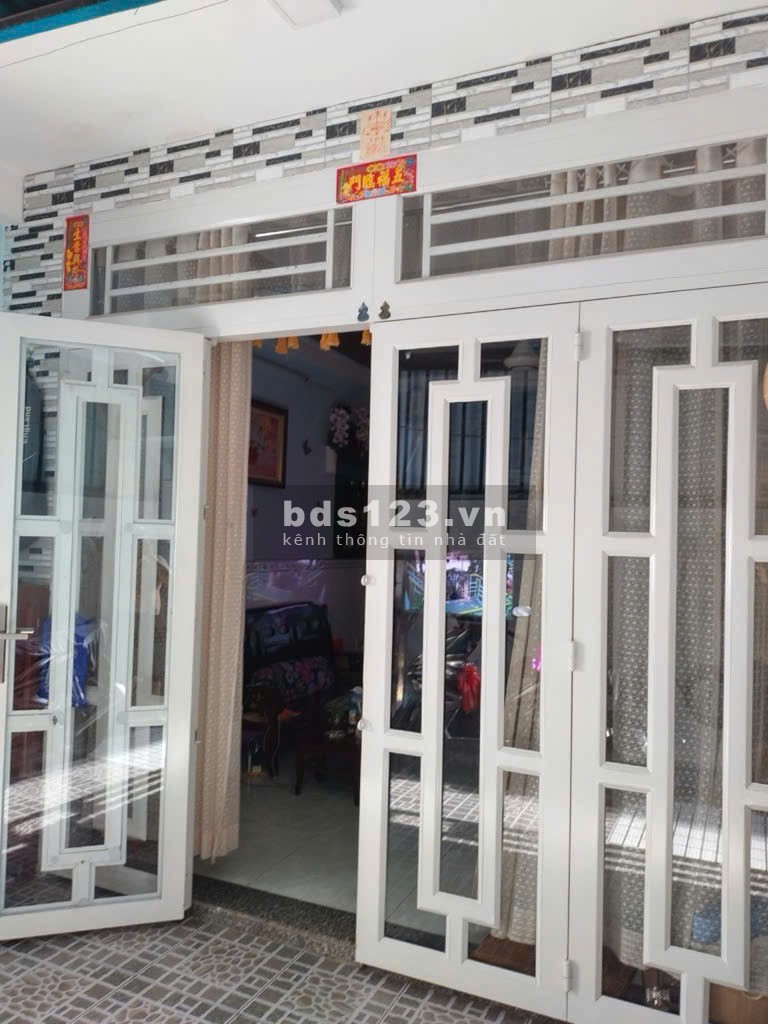 Nhà nhỏ xinh, còn mới, vào ở được ngay - hẻm xe tải, giáp Q5 - giá chỉ 3.8 tỷ nhỉnh xíu thôi ạ