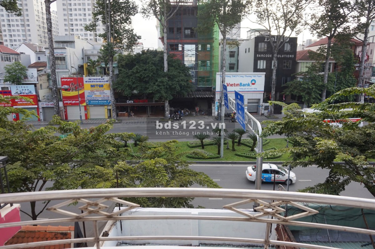 Mặt tiền rộng tại vị trí vàng trên đường Trường Sơn - Trần Quốc Hoàn!
