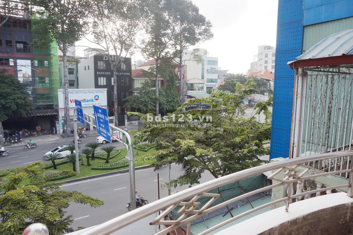 Mặt tiền rộng tại vị trí vàng trên đường Trường Sơn - Trần Quốc Hoàn!