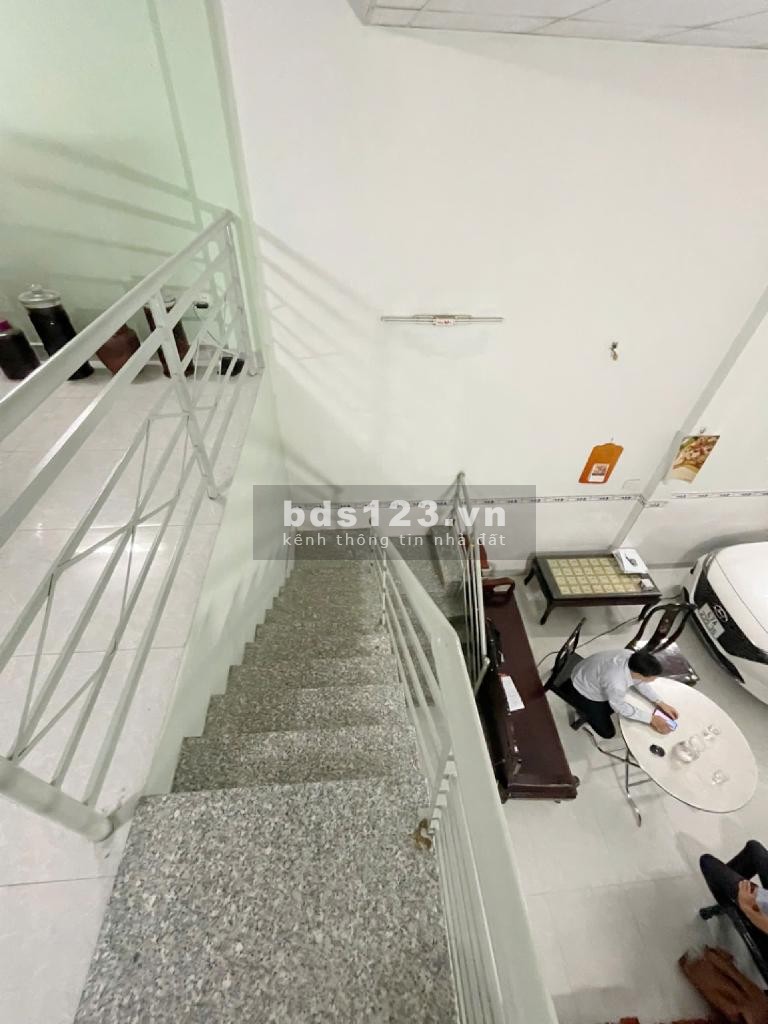 Hẻm xe hơi, khu phân lô, đường 102, sổ nở hậu, 2 tầng, 82.5m², hoàn công đầy đủ