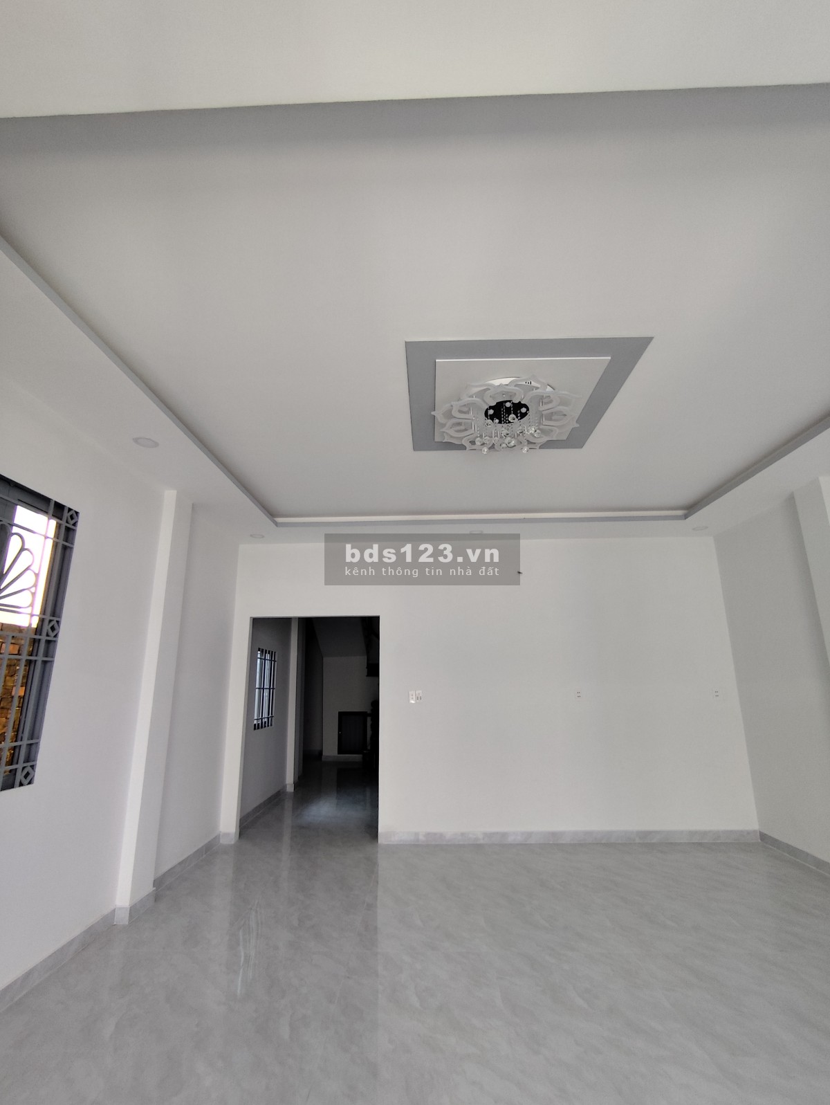 Lê Văn Việt, Tăng Nhơn Phú B, chợ Hiệp Phú, Q9 – 90m², 2 tầng, hẻm xe hơi, hoàn công đầy đủ