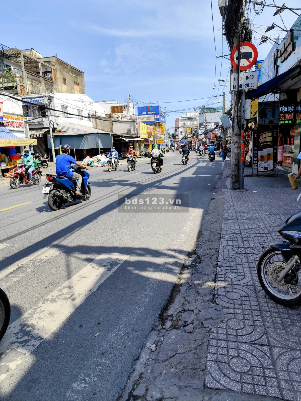 Lê Văn Việt, Tăng Nhơn Phú B, chợ Hiệp Phú, Q9 – 90m², 2 tầng, hẻm xe hơi, hoàn công đầy đủ