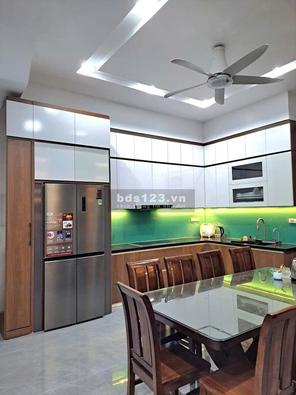 Bán nhà mới xây 5 tầng thoáng, mặt tiền 4,5M Phố Trạm - DT 68M2, giá chỉ 8.65, sổ đỏ chính chủ