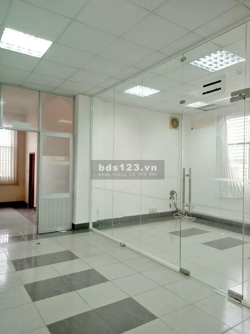 Cho thuê nhà mặt tiền 1 trệt 2 lầu Mậu Thân, trung tâm tp Cần Thơ