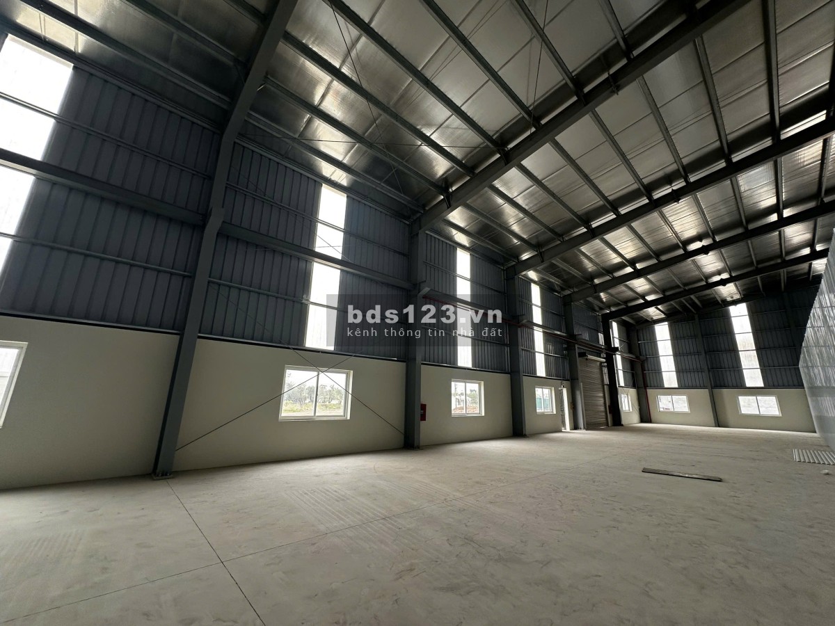 Cho thuê kho xưởng 500m2 tại mặt đường 379 Tân Tiến, Văn…