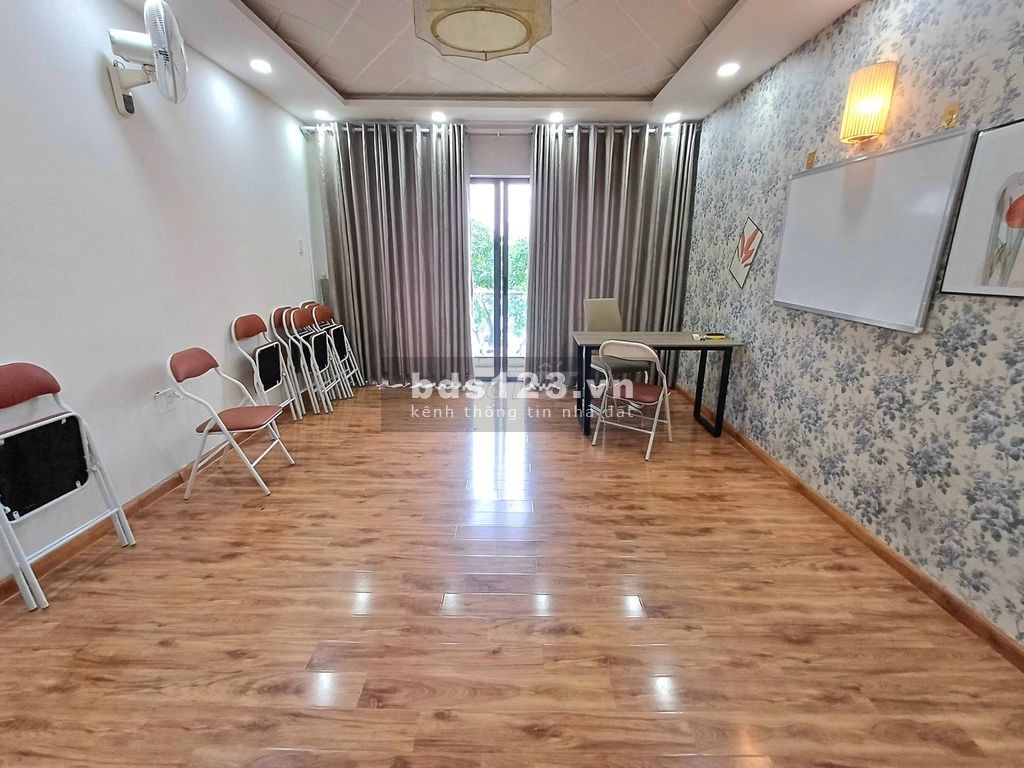 Cho thuê ngay nhà đẹp 3 tầng, 4 phòng ngủ, 4 toilet, Tây Thạnh Tân Phú, giá chỉ 18 triệu/tháng