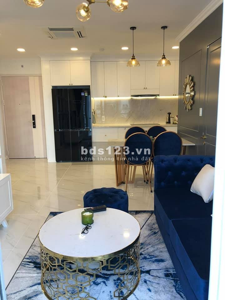 Gia đình em cần bán CH 590 CMT8, 71m2, 2PN, SH vĩnh viễn, căn góc. Giá thật nhà thật: 3.45 tỷ TL