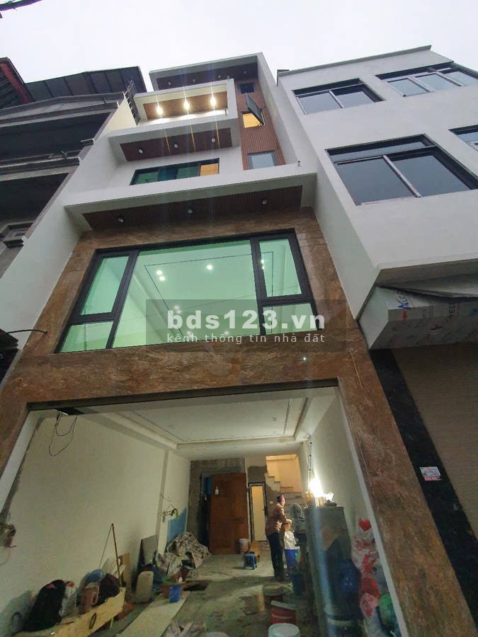 Bán nhà Ngọc Thuy, Long Biên, diện tích 47/50m², xây 5 tầng + 1 tum