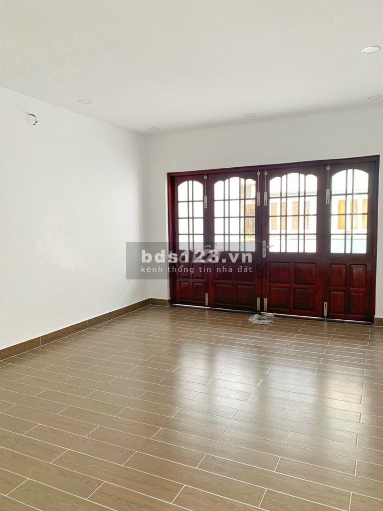 Nhà Hẻm Xe Hơi Dương Quảng Hàm P5, 4X18M, 3 Lầu, 4PN 5WC