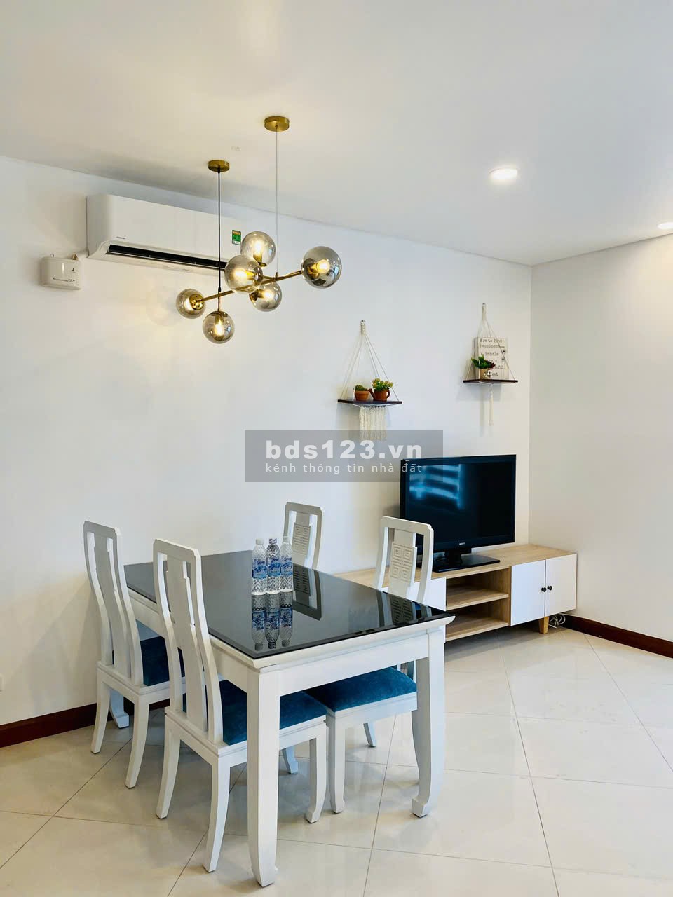 Chính chủ bán căn hộ Bàu Cát II, 64m2, 2PN, 2WC, SH vĩnh viễn. Không đăng giá ảo kéo khách: 3 tỷ TL