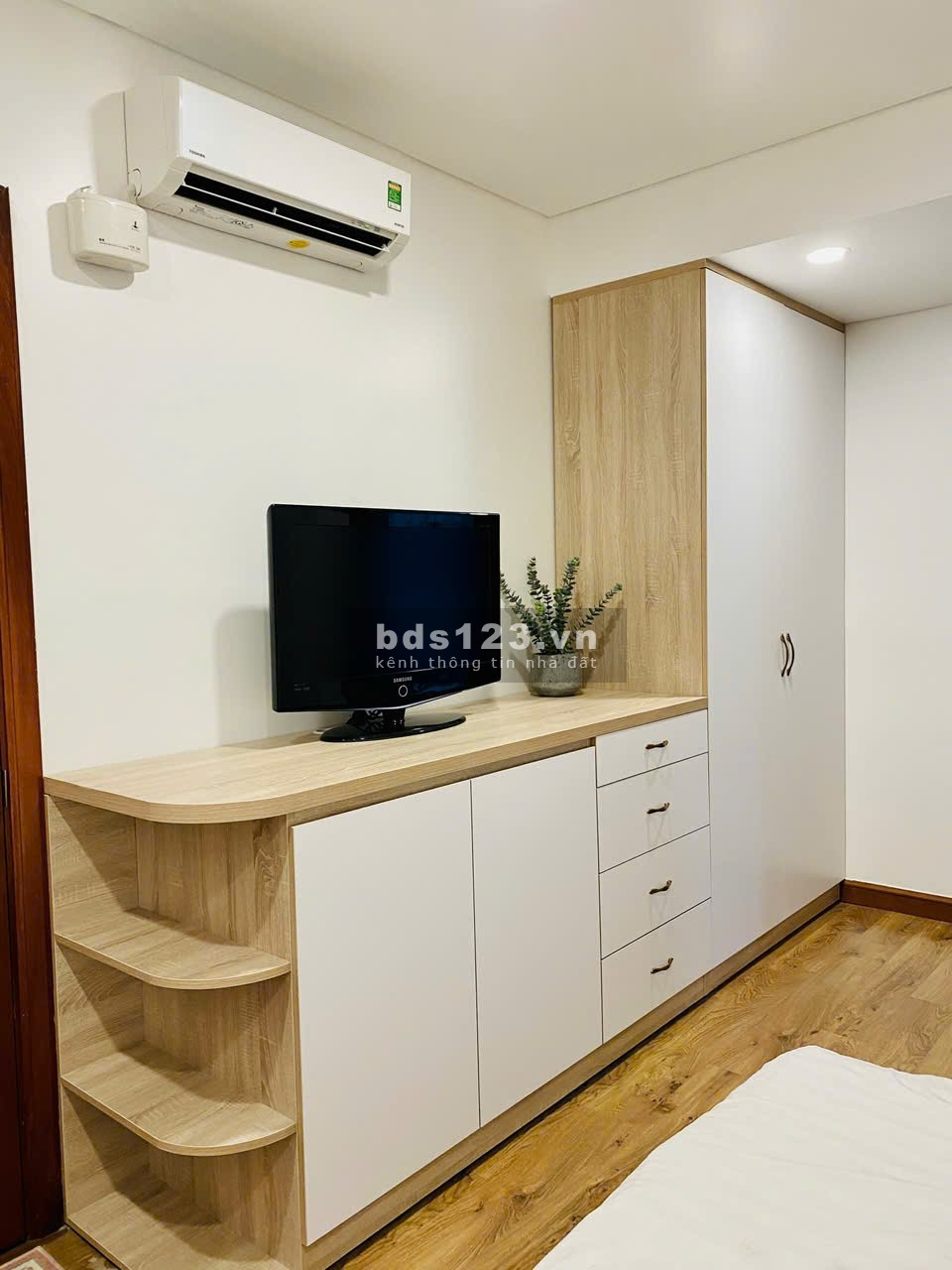 Chính chủ bán căn hộ Bàu Cát II, 64m2, 2PN, 2WC, SH vĩnh viễn. Không đăng giá ảo kéo khách: 3 tỷ TL