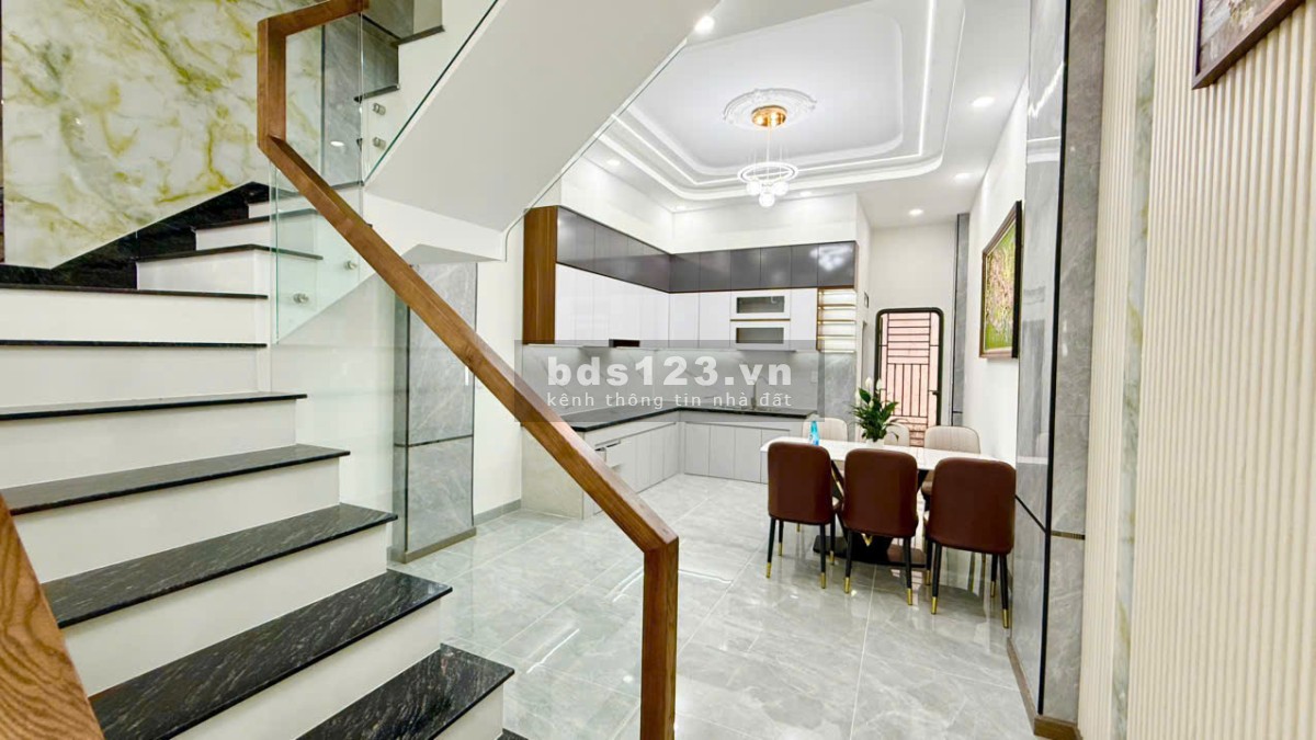 Bán nhà 1 trệt 2 lầu, chỉ 1,25 tỷ, gần chợ Bà Tri, Bình Dương, vào ở ngay!