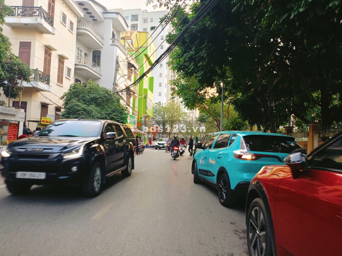 Bán nhà Hồng Tiến Ngọc Lâm 7 tỷ ô tô, trường học, siêu thị, chung cư, ngân hàng sát nhà