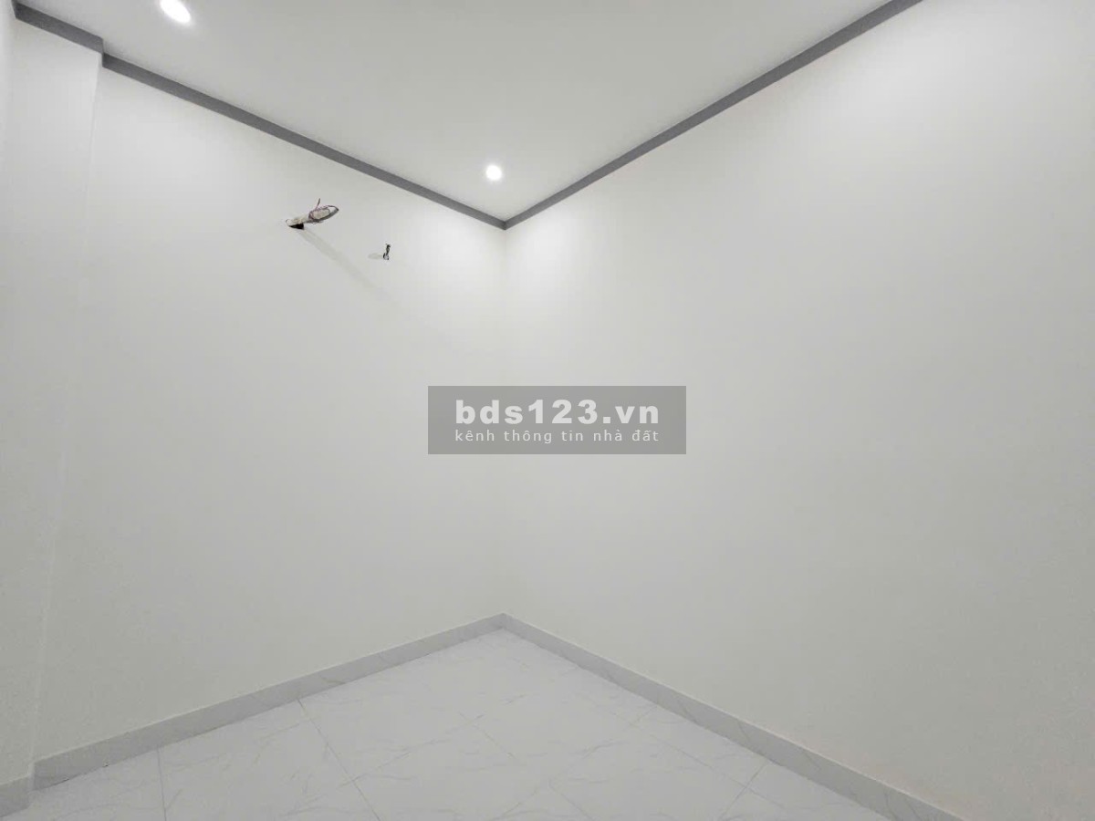 Bán Nhà SHR Ngay Mầm Non Sóc Nâu, DT 5x23, Giá 1.98 Tỷ (Thương Lượng)