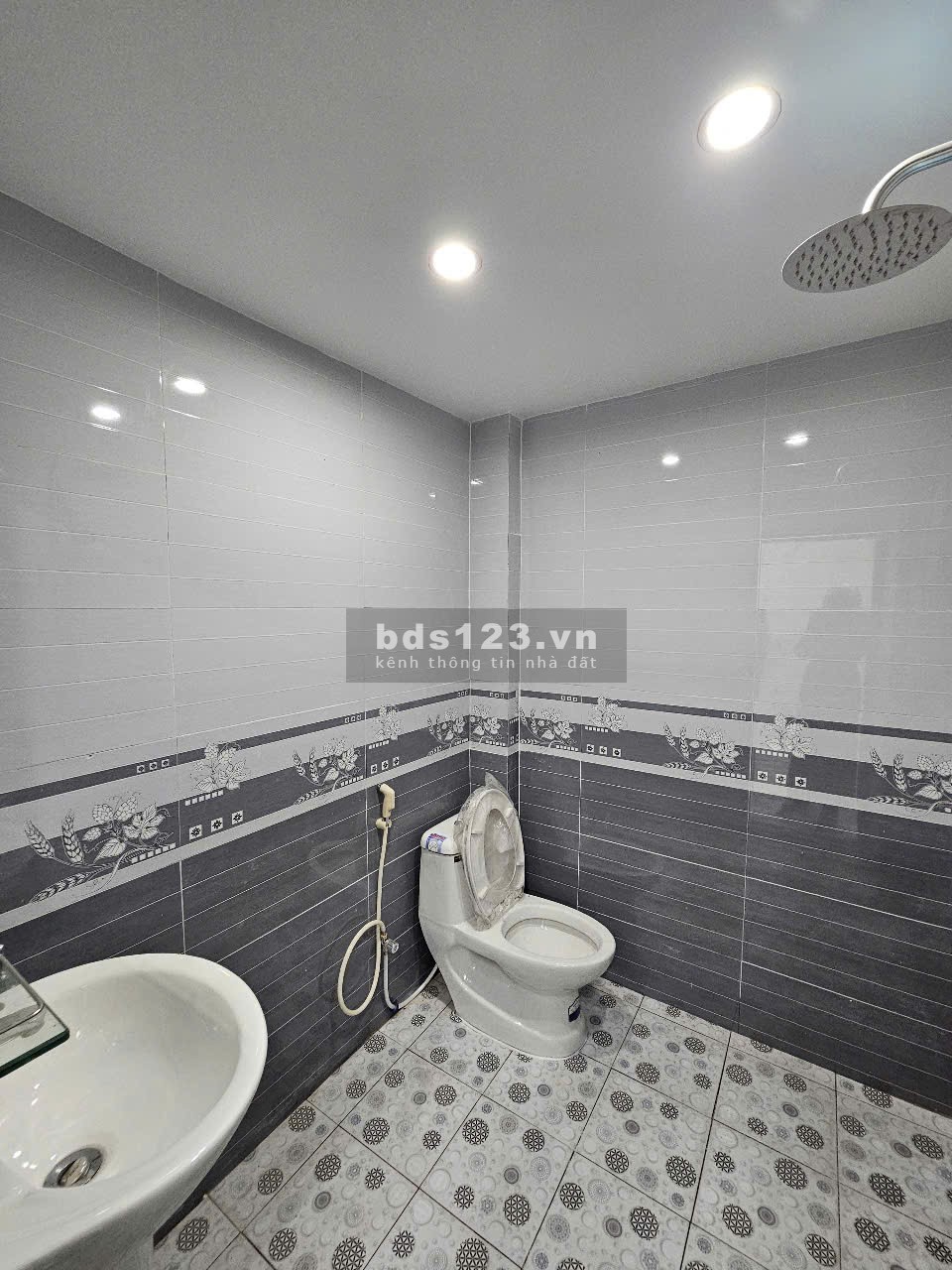Bán Nhà SHR Ngay Mầm Non Sóc Nâu, DT 5x23, Giá 1.98 Tỷ (Thương Lượng)