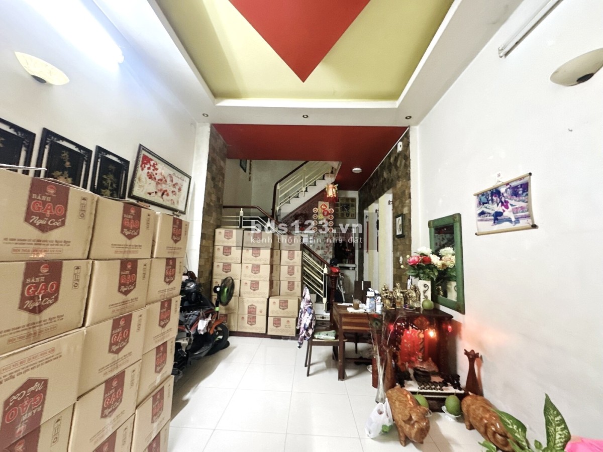 Bán nhà mặt phố quận 6 - Khu phân lô dân trí - Full nội thất 12 T