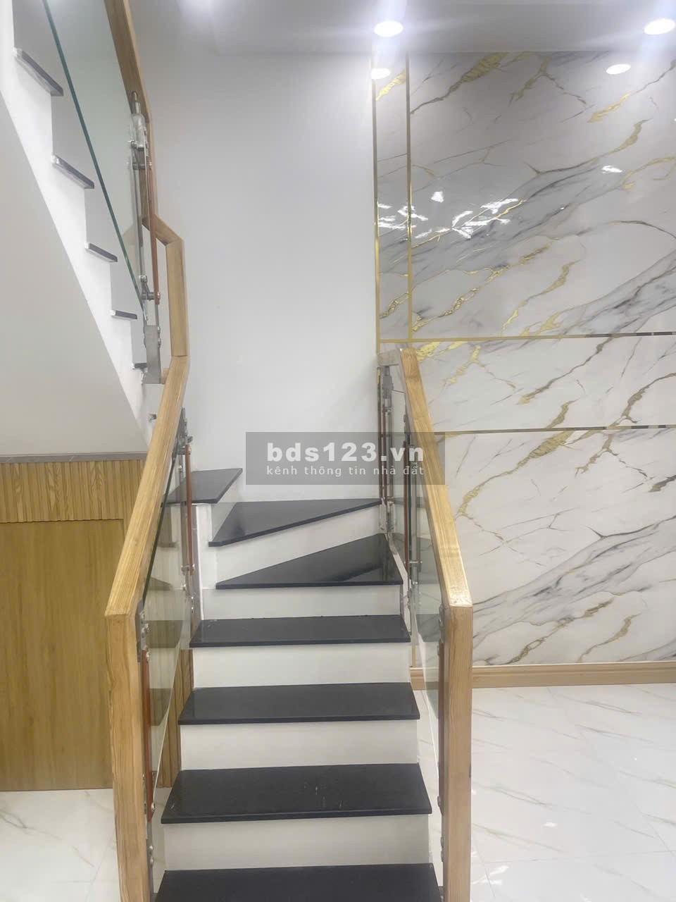 Bán nhà 1 trệt 1 lầu 2 phòng ngủ 50m2 Hiệp Bình Chánh giá chỉ 2 tỷ 650tr quá rẻ