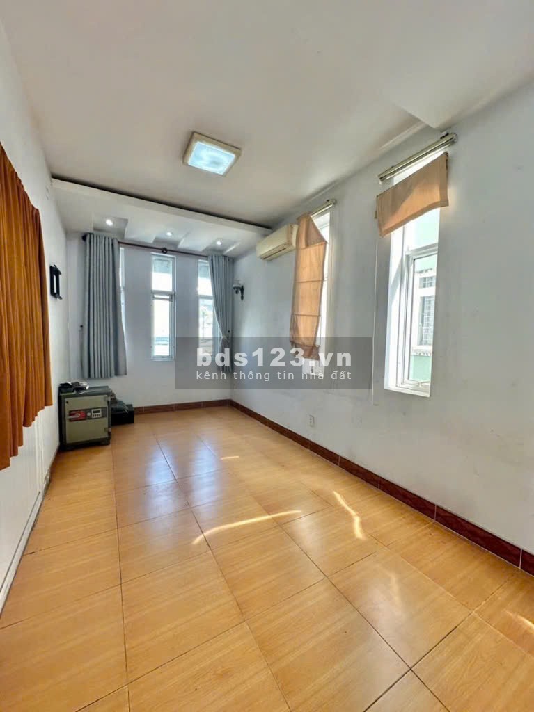 Bán nhà MT đường Tân Hóa quận 11 (4.7X18m) 4 tầng, SHR, đã hoàn công, nhà mới vào ở ngay