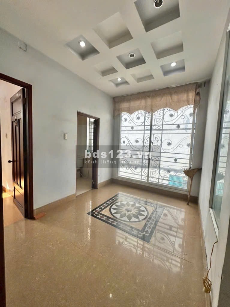 Bán nhà MT đường Tân Hóa quận 11 (4.7X18m) 4 tầng, SHR, đã hoàn công, nhà mới vào ở ngay