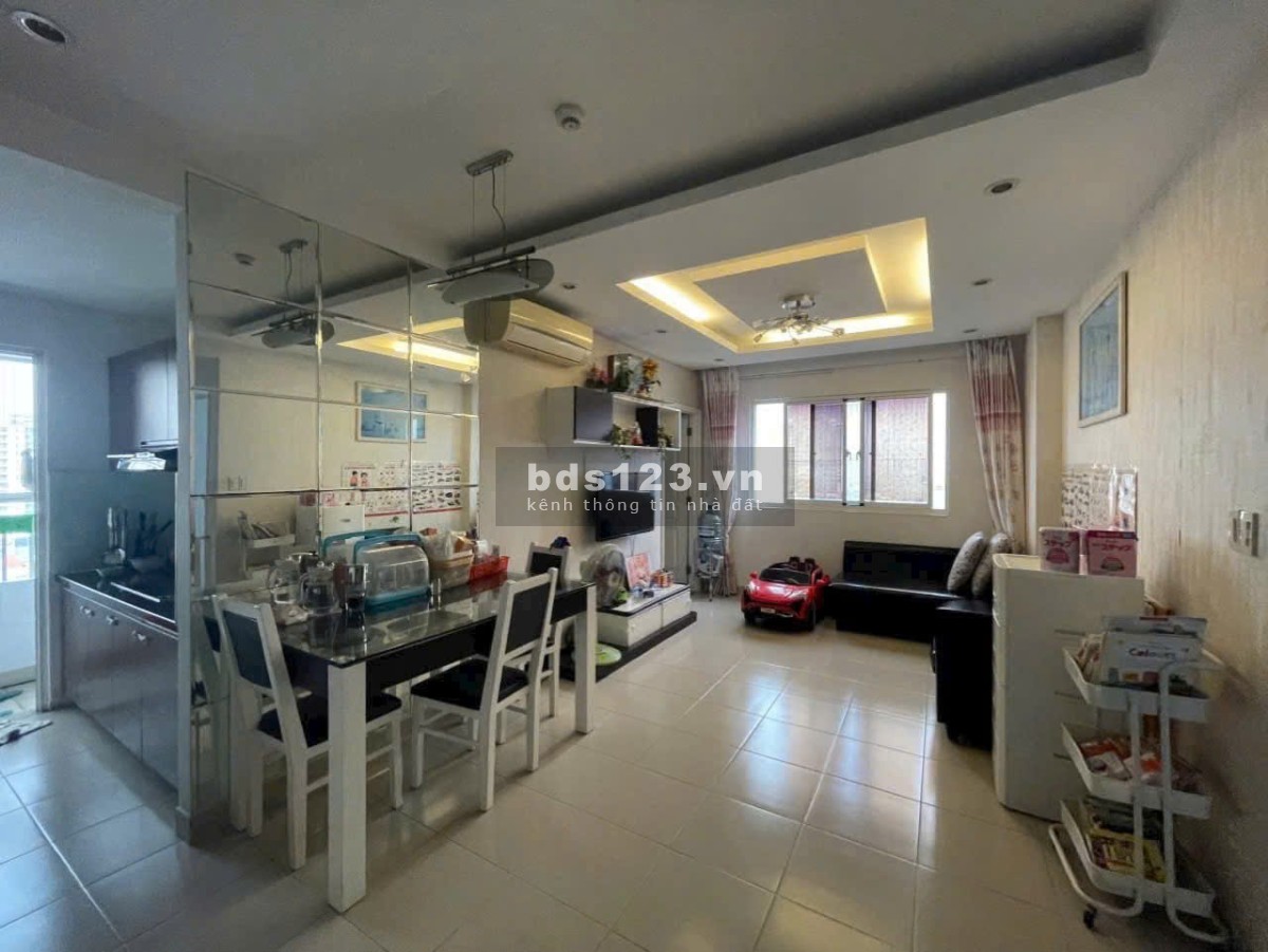 Chung cư 590, CMT8, P11, Q3, 75m2, Nội thất, 14tr/tháng.