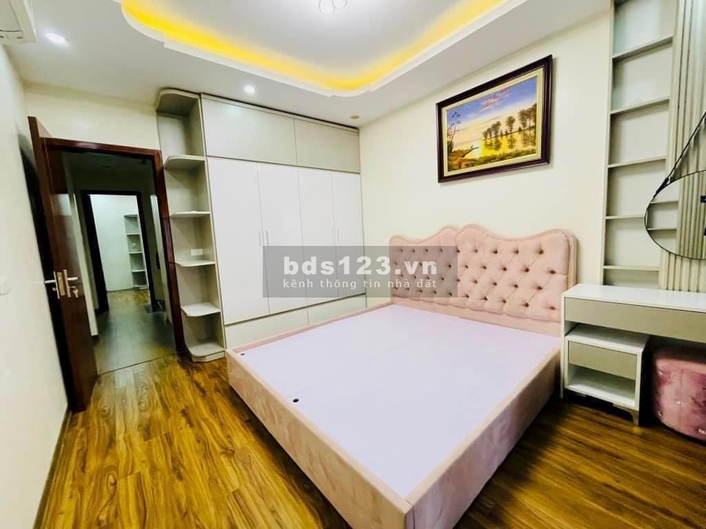 Nhà đẹp ở ngay - 5 tầng - Trung tâm Cầu Giấy