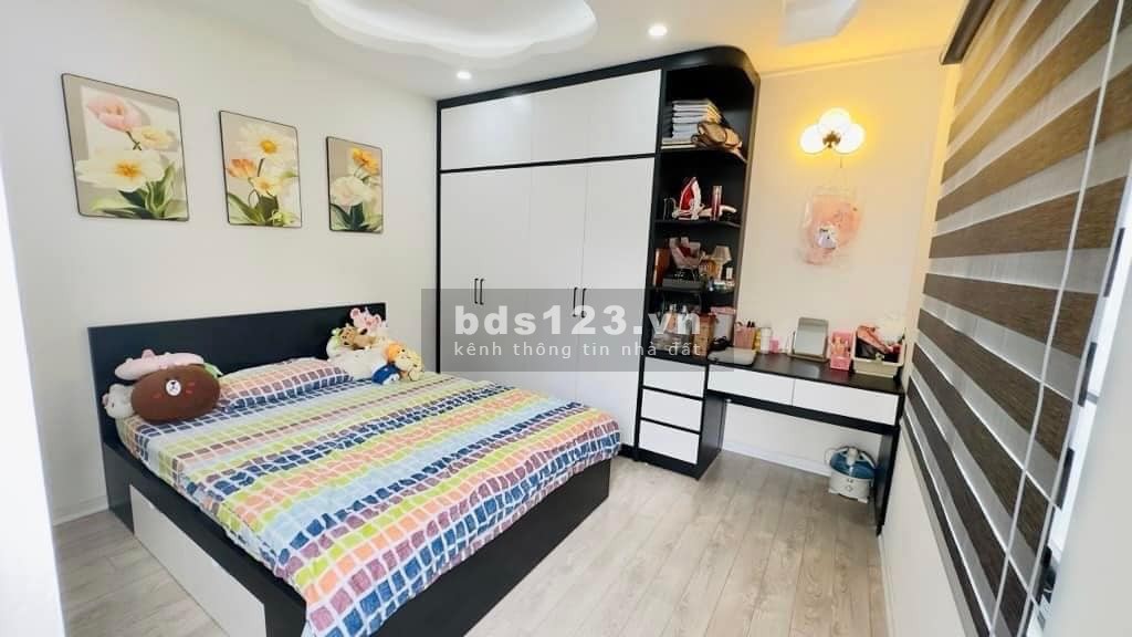 Lô góc nhà đẹp ở luôn, ngõ thông, tương lai sát phố