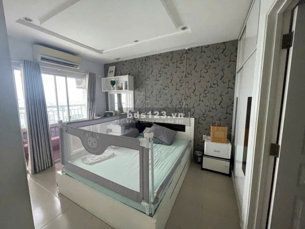 Chung cư 590, CMT8, P11, Q3, 75m2, Nội thất, 14tr/tháng.