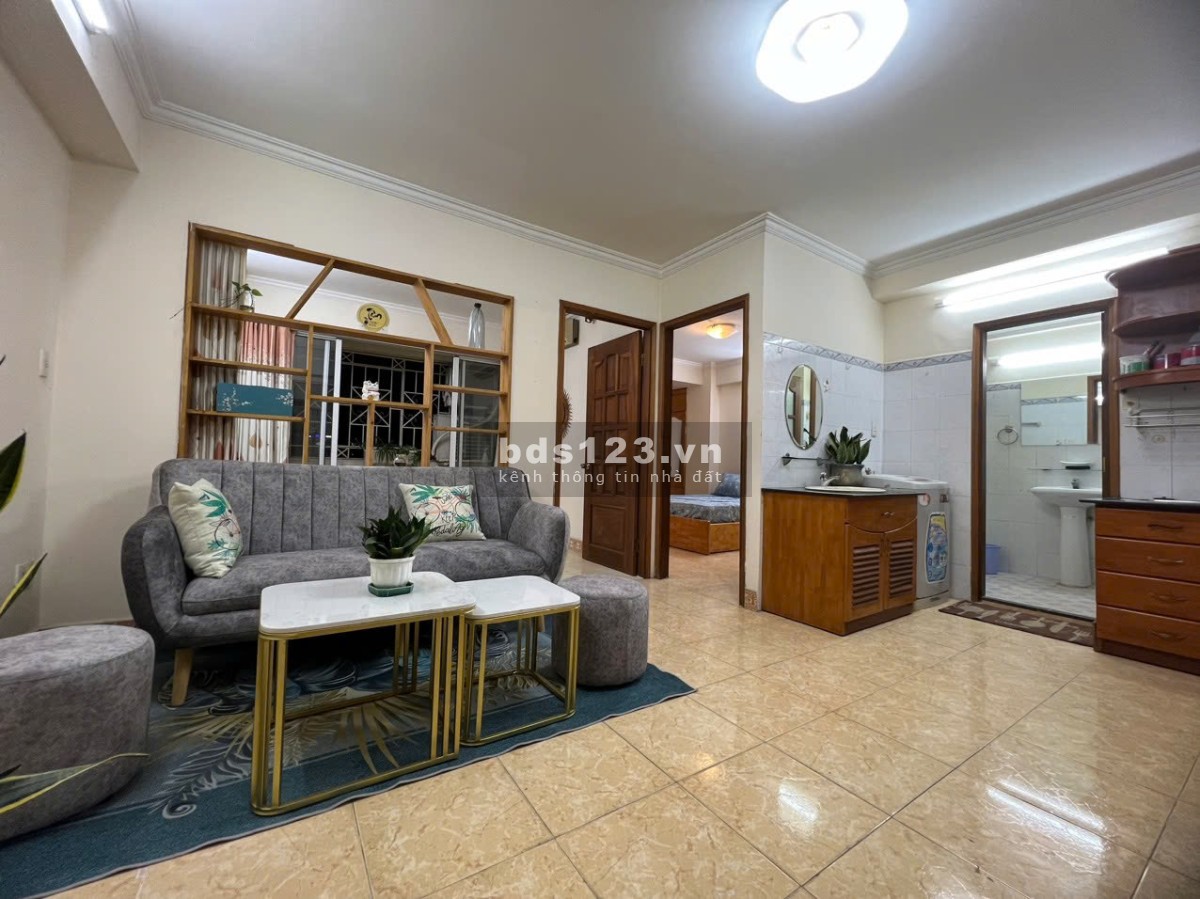 Chung cư Trương Quyền, Phường 6, Quận 3: 70m2, 2 p ngủ, 1wc, NT, 10tr