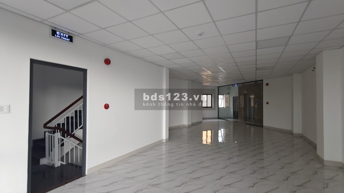 Cho thuê tòa nhà 7 tầng Đại Lộ Hòa Bình, trung tâm TP Cần Thơ
