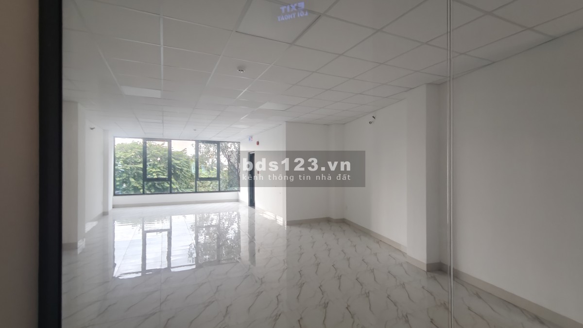 Cho thuê tòa nhà 7 tầng Đại Lộ Hòa Bình, trung tâm TP Cần Thơ