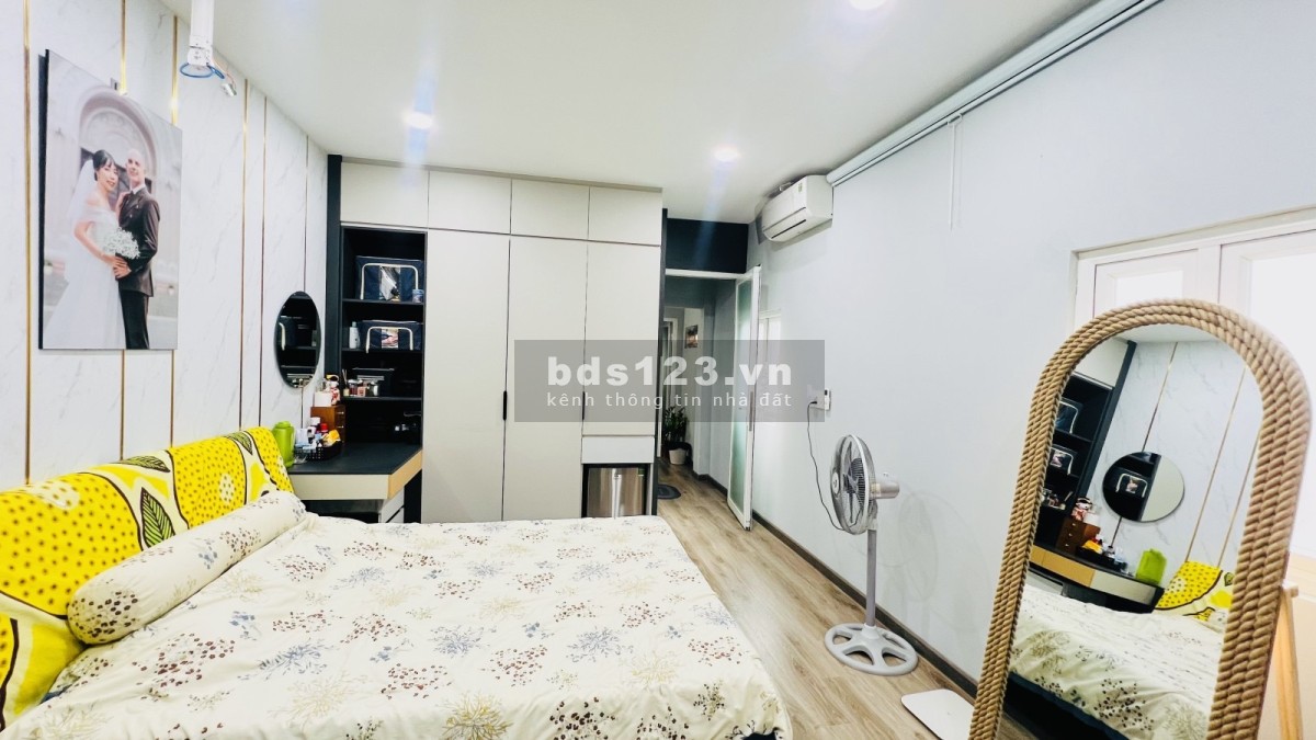 Bán nhà quận 5 ngay trung tâm Trần Hưng Đạo xát mặt tiền 8.2 T